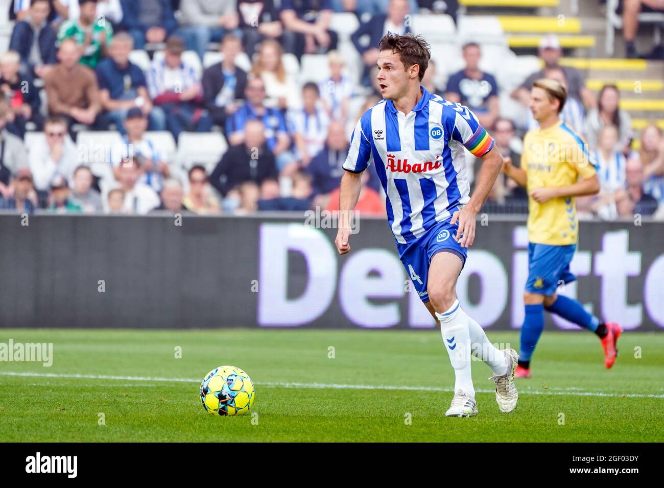 Odense, Dänemark. August 2021. Jens Jakob Thomasen (14) von ob beim 3F Superliga-Spiel zwischen Odense Boldklub und Broendby IF im Nature Energy Park in Odense. (Foto: Gonzales Photo/Alamy Live News Stockfoto