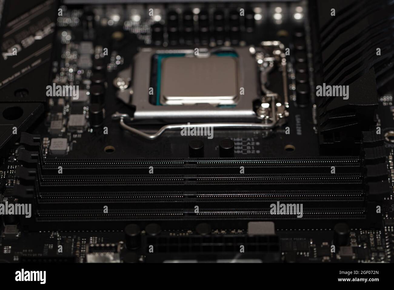 Kalifornien, USA – 21. August 2021: Intel Core i9-11900 Prozessor im ASUS ROG Strix Z590-F Gaming-Wi-Fi-Mainboard Stockfoto