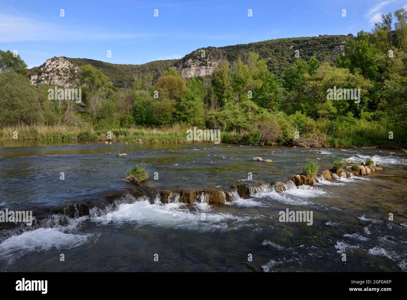 Unterer Verdon-Fluss bei Greoux oder Gréoux-les-Bains im Regionalpark Verdon oder im Naturschutzgebiet Provence Alpes-de-Haute-Provence Frankreich Stockfoto