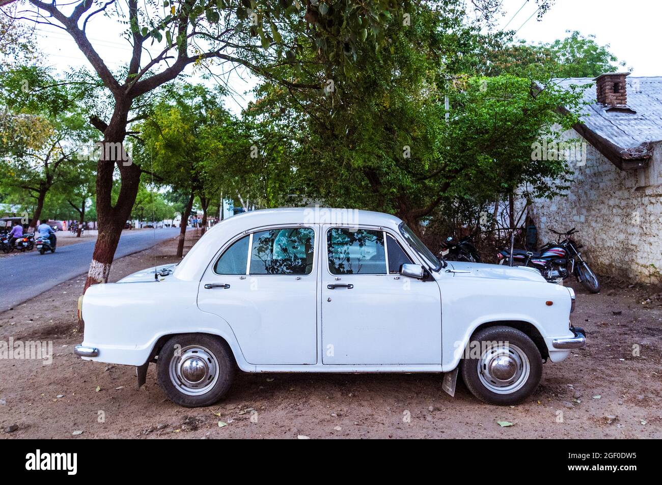 Bijapur, Karnataka, Indien : Hindustan Ambassador Automobil hergestellt von Hindustan Motors aus Indien, von 1958 bis 2014 mit wenigen Verbesserungen und Cha Stockfoto