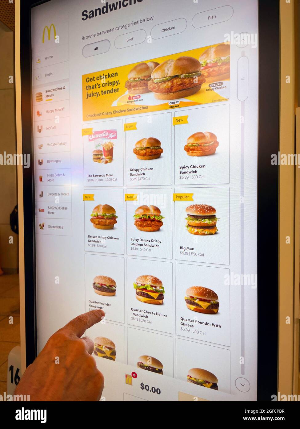 Mcdonalds restaurant times square new Fotos und Bildmaterial in hoher