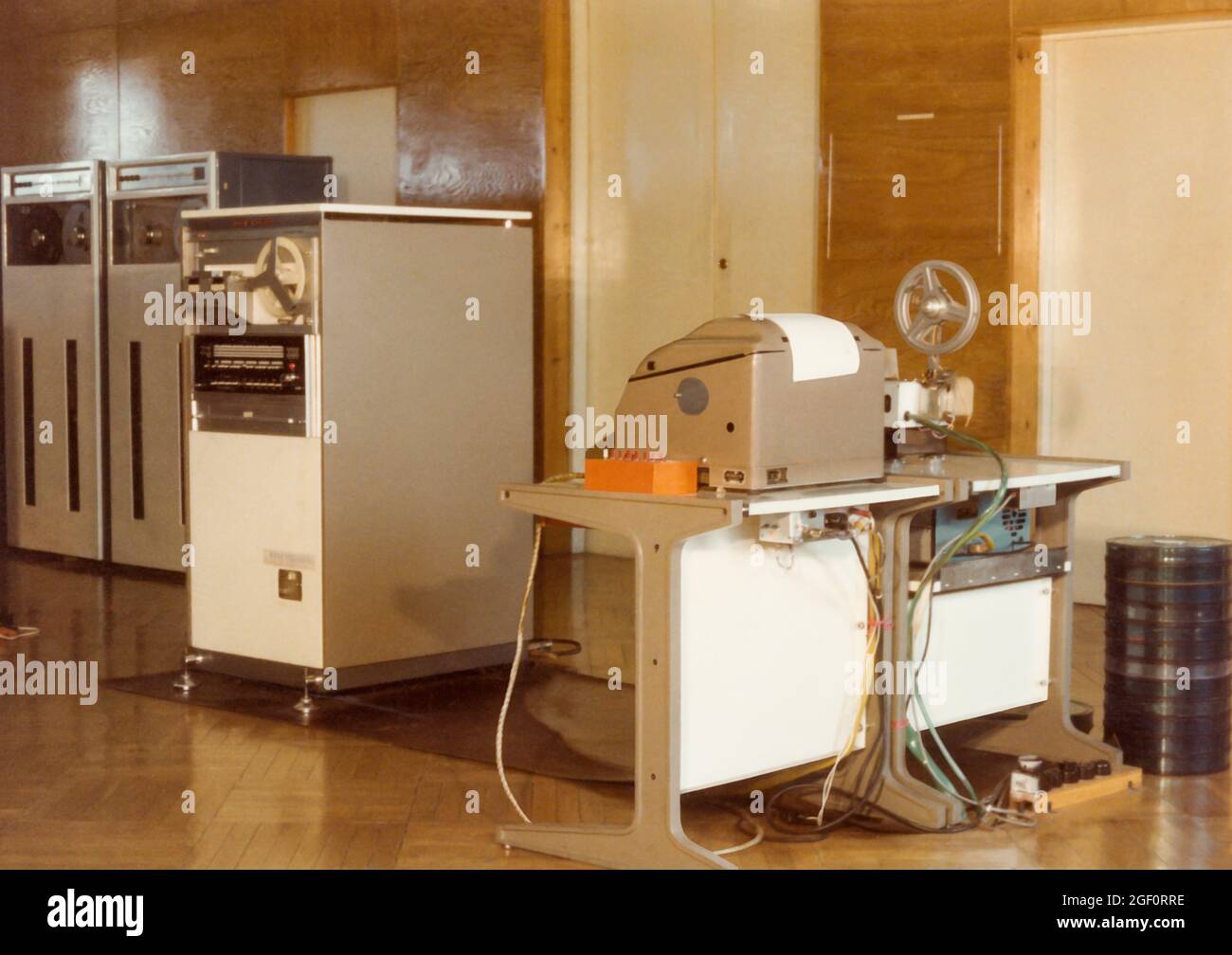 Das alte Foto - 1980 Computerraum Stockfoto