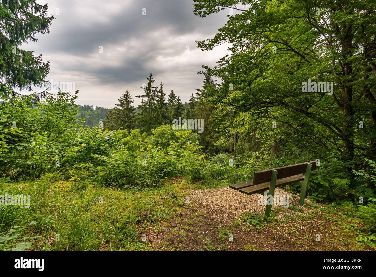 Herrliche Wanderung durch das Naturschutzgebiet Laucherttal im Naturpark Obere Donau Stockfoto