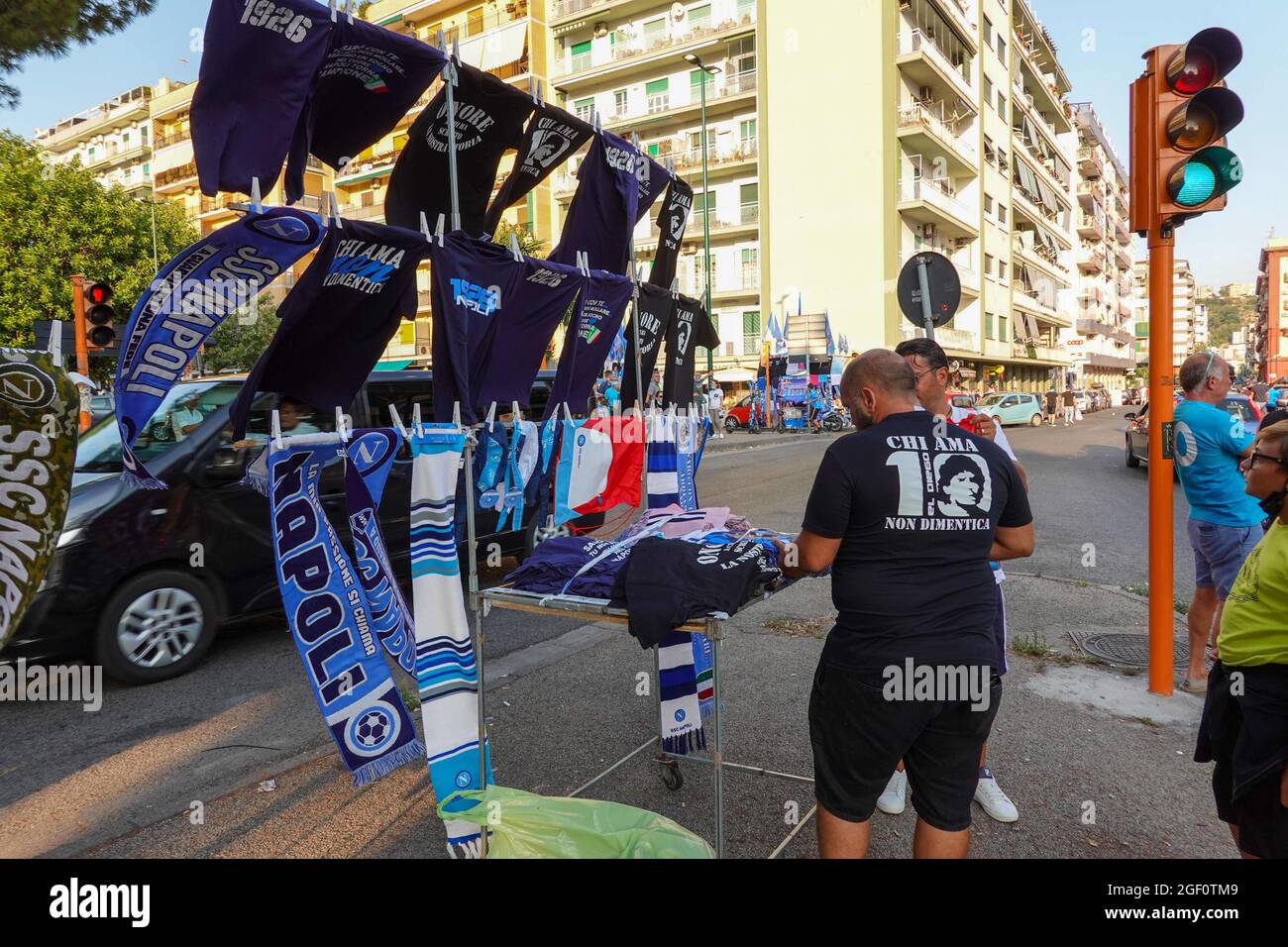 Neapel, Kampanien, Italien. Juni 2019. Während des italienischen Serie A Fußballmatches SSC Napoli gegen FC Venezia am 22. August 2021 im Diego Armando Maradona Stadium in Neapel.in Bild: Supporter Naples (Bildnachweis: © Fabio Sasso/ZUMA Press Wire) Stockfoto
