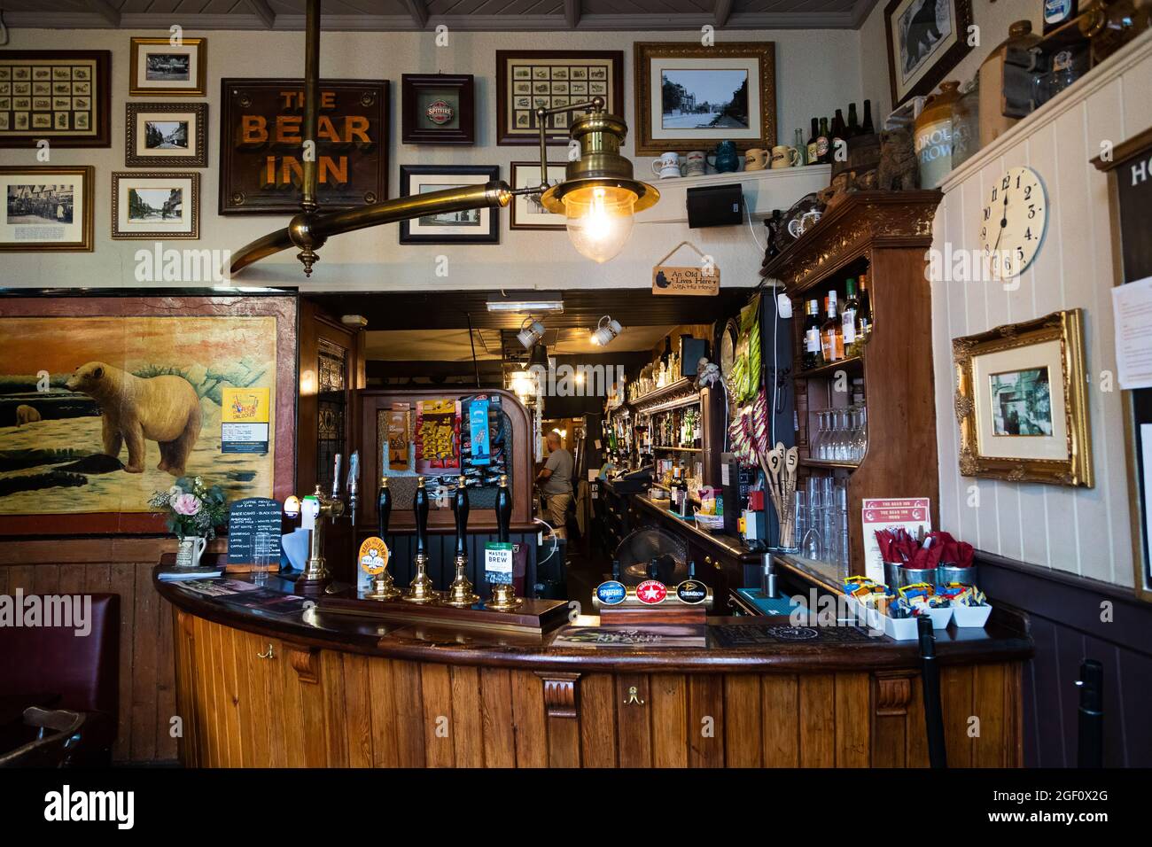 Die öffentliche Bar des Bear Inn Faversham Stockfoto