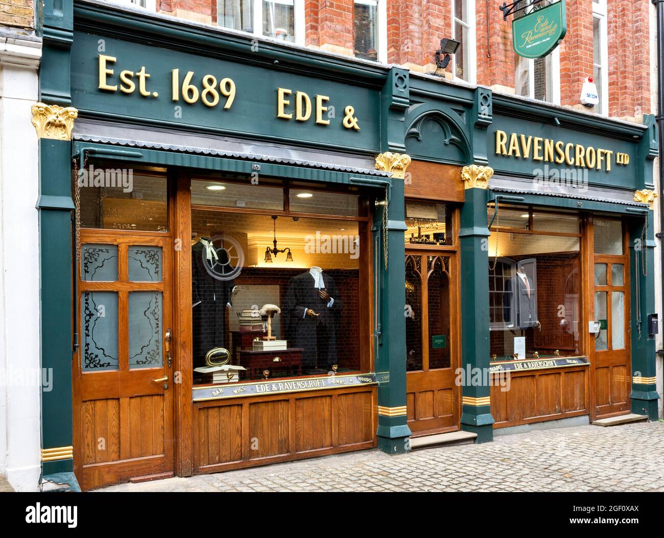 DAS LONDONER LINCOLN'S INN BEGIBT EDE- UND RAVENSCROFT-KLEIDER- UND PERÜCKENMACHER IN DEN RECHTSBERUF Stockfoto