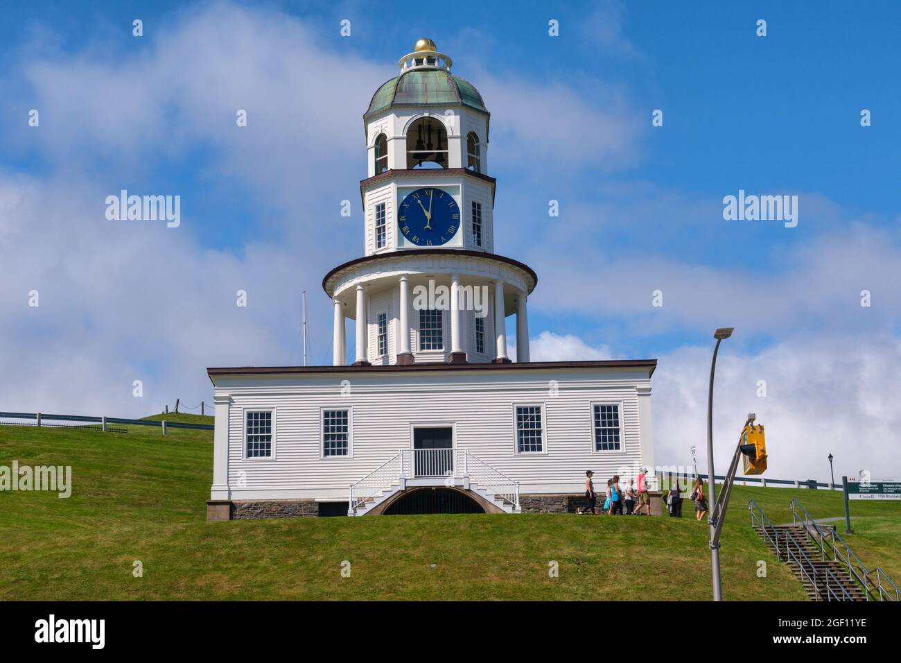 Halifax, Nova Scotia, Kanada - 11. August 2021: Old Town Clock in der Nähe der Zitadelle von Halifax Stockfoto