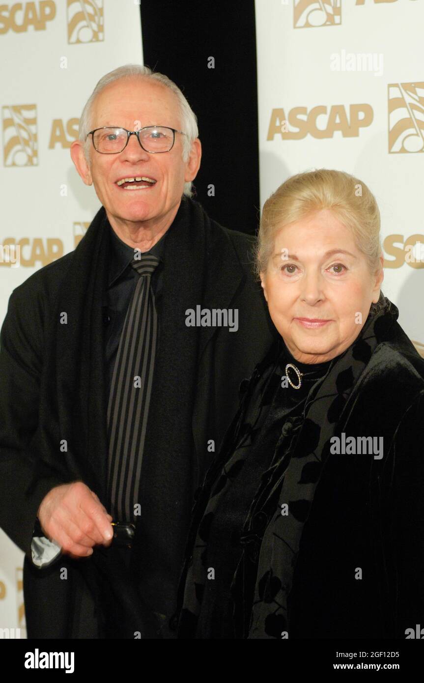 Alan Bergman und Marilyn Bergman besuchen den Red Carpet bei den 24. Jährlichen ASCAP Pop Music Awards am 18. April 2007 im Kodak Theatre in Hollywood, Kalifornien, Stockfoto