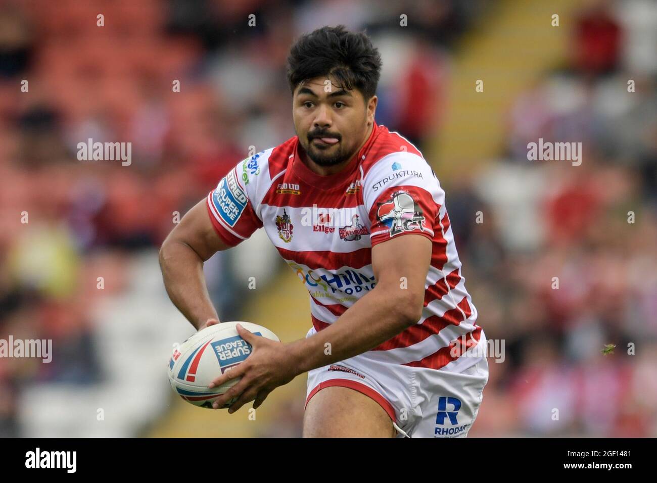 Leigh, Großbritannien. August 2021. James Bell (13) von Leigh Centurions läuft mit dem Ball in Leigh, Vereinigtes Königreich am 8/22/2021. (Foto von Simon Whitehead/News Images/Sipa USA) Quelle: SIPA USA/Alamy Live News Stockfoto