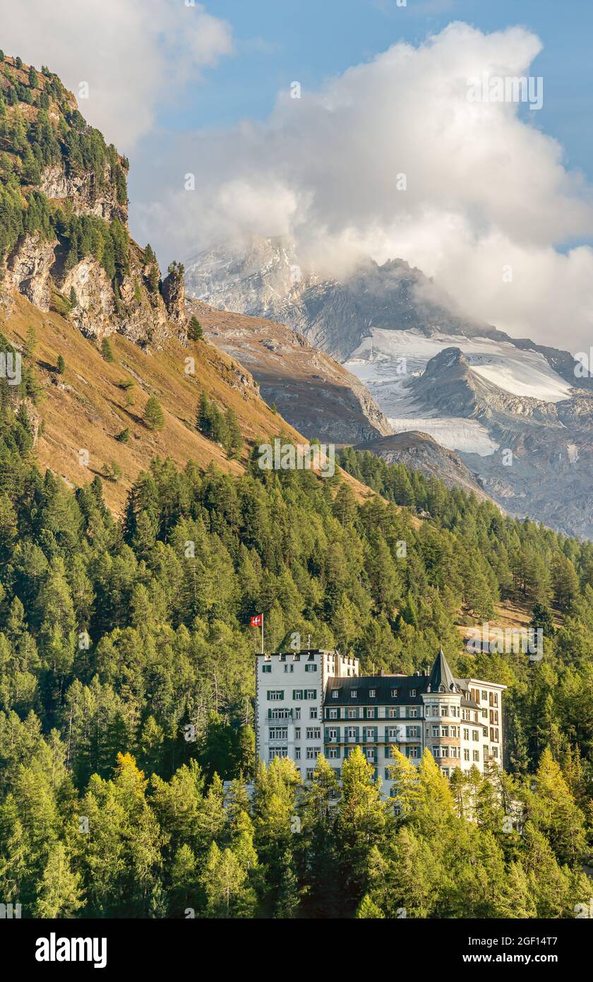 Waldhaus Hotel in einer malerischen Berglandschaft, Sils-Maria, Schweiz Stockfoto