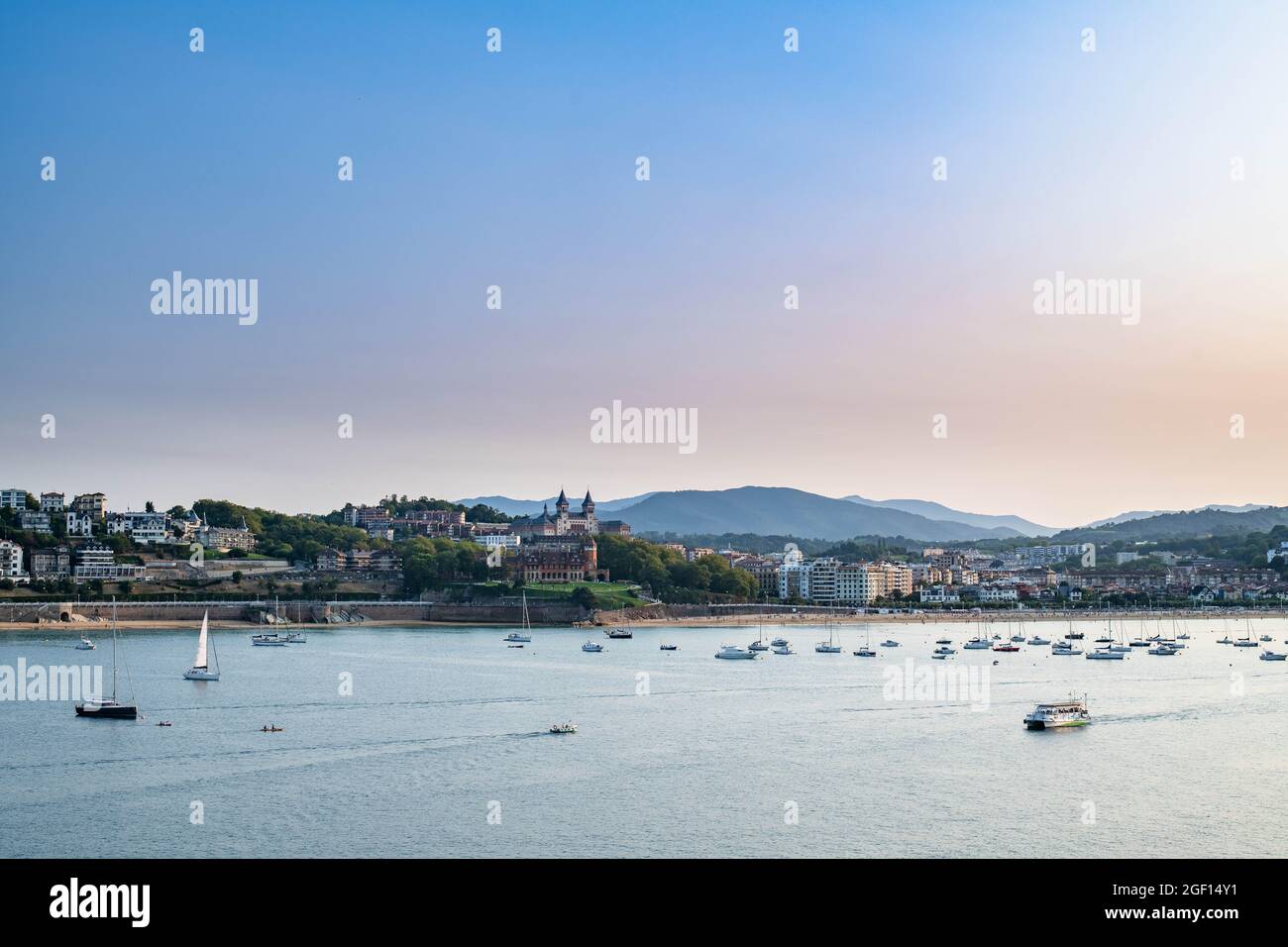 Blick auf die Bucht von La Contxa in San Sebastian Stockfoto