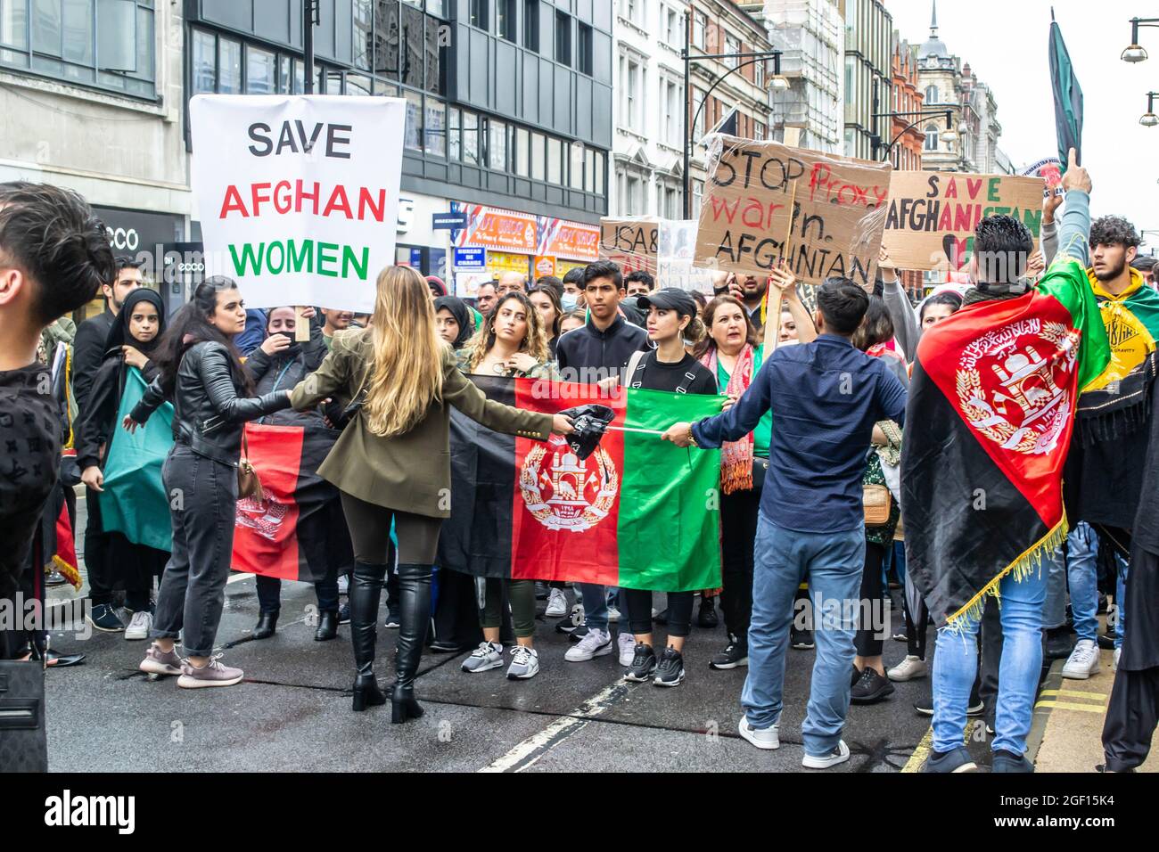 LONDON, ENGLAND- 21. August 2021: Demonstranten stoppen DIE TÖTUNG VON AFGHANEN Stockfoto