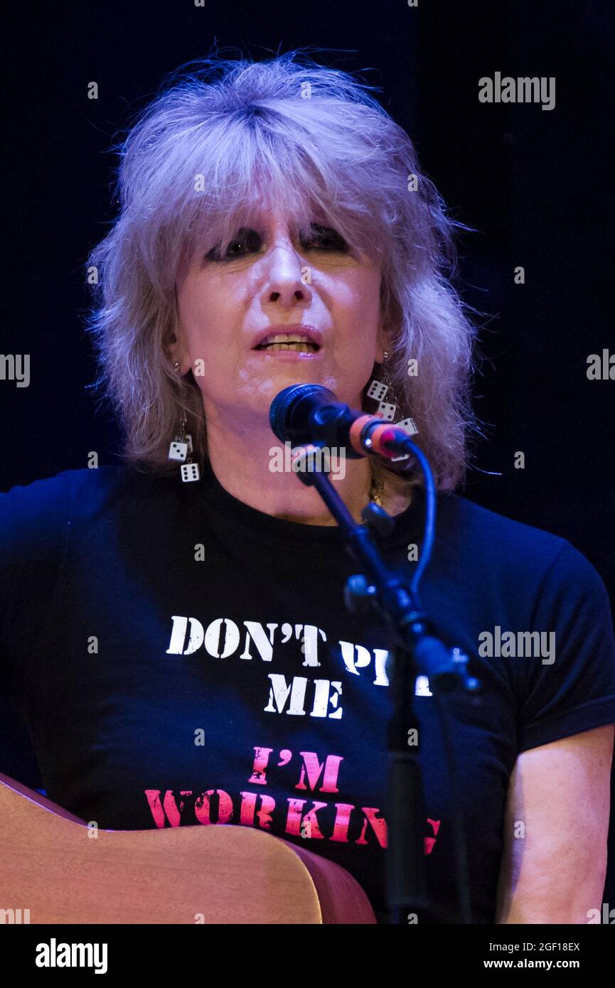 Chrissie Hynde tritt in der Queens Hall in Edinburgh auf, während der ersten eines viertägigen Laufs beim Edinburgh Festival Fringe. Bilddatum: Sonntag, 22. August 2021. Stockfoto