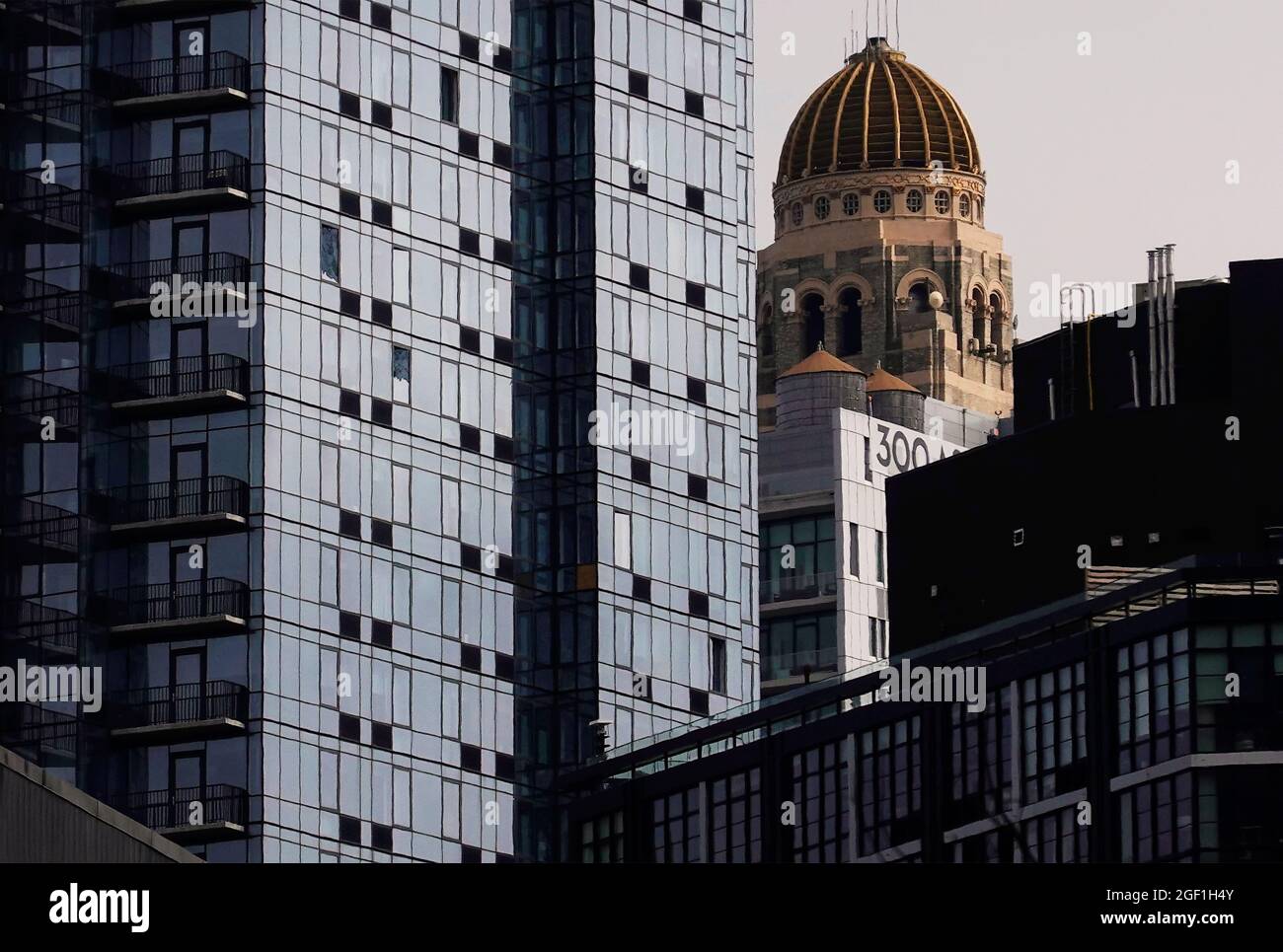Alte und neue Gebäude in der Innenstadt von Brooklyn NYC Stockfoto