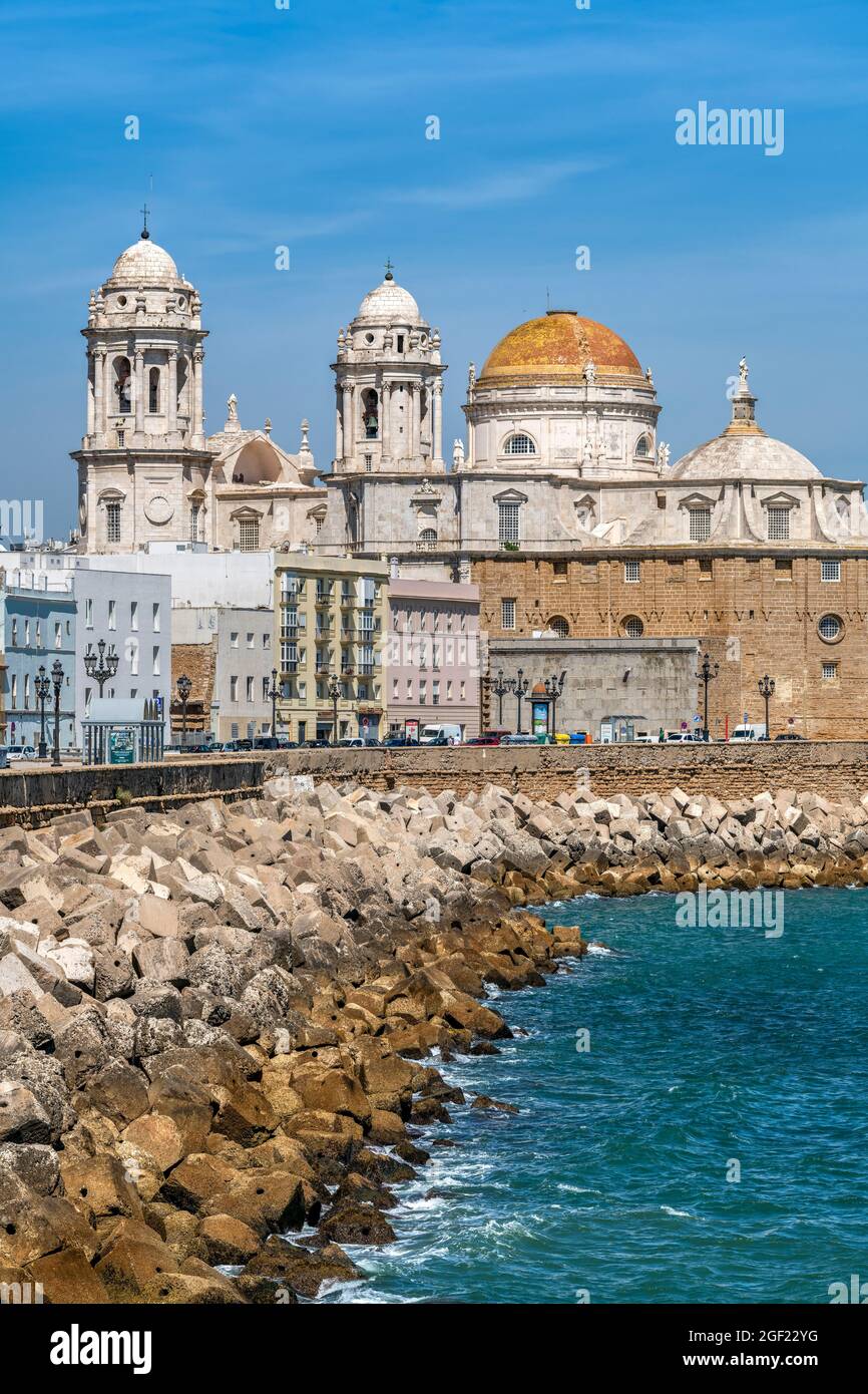 Skyline der Altstadt mit Kathedrale, Cáádz, Andalusien, Spanien Stockfoto