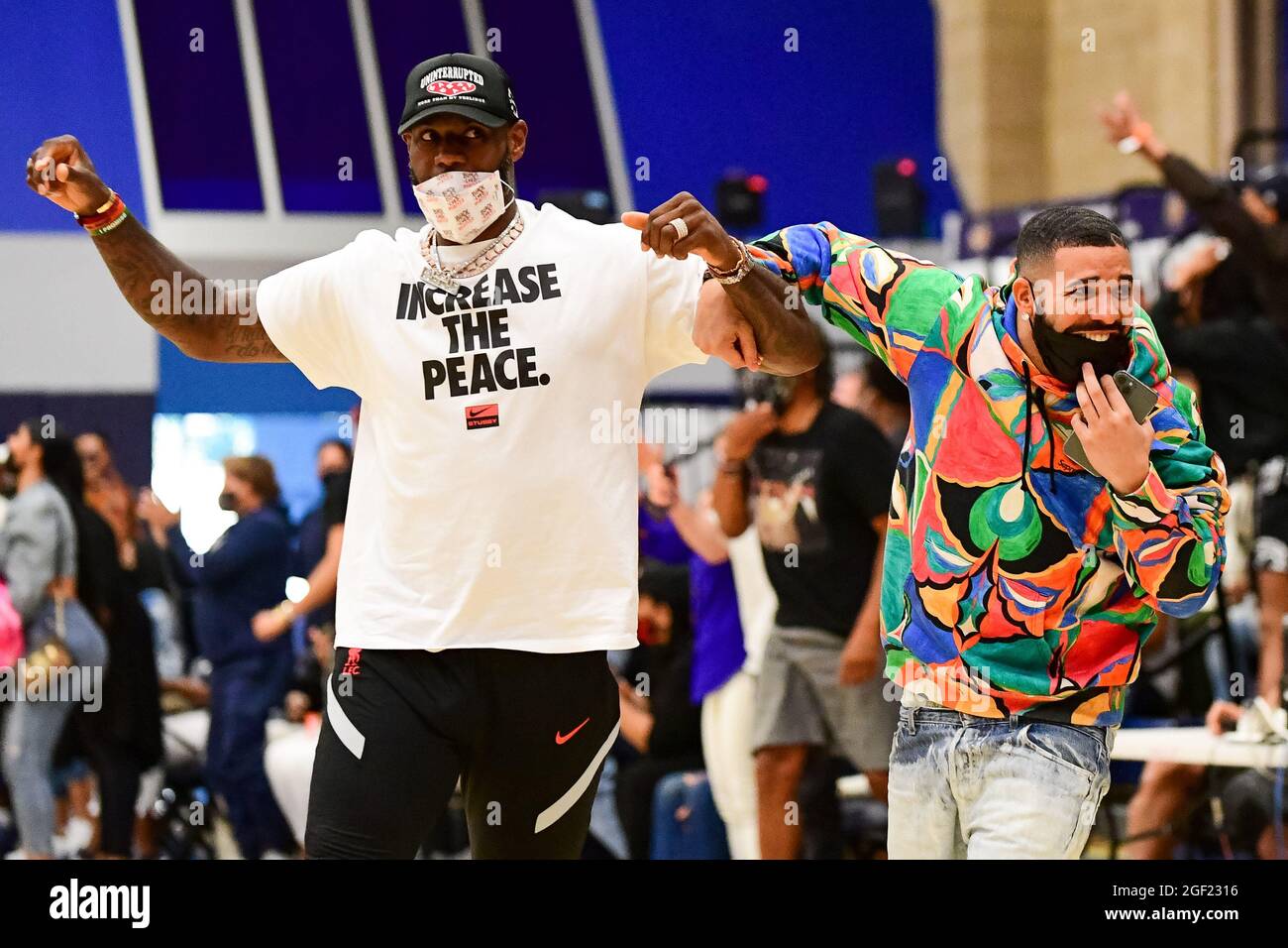 Der kanadische Rapper Drake und der Schusswächter von Los Angeles ...