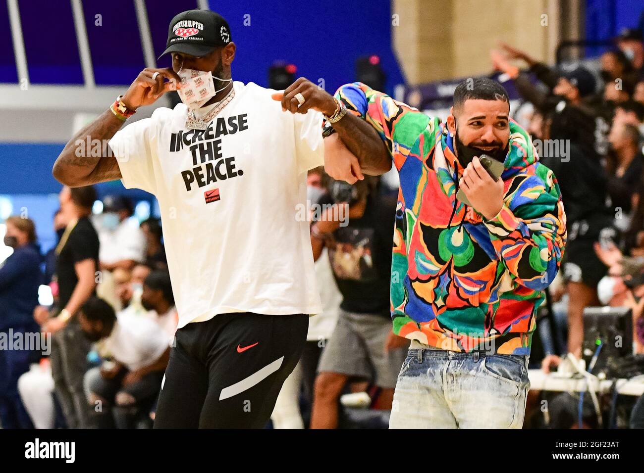 Der kanadische Rapper Drake und der Schusswächter von Los Angeles ...