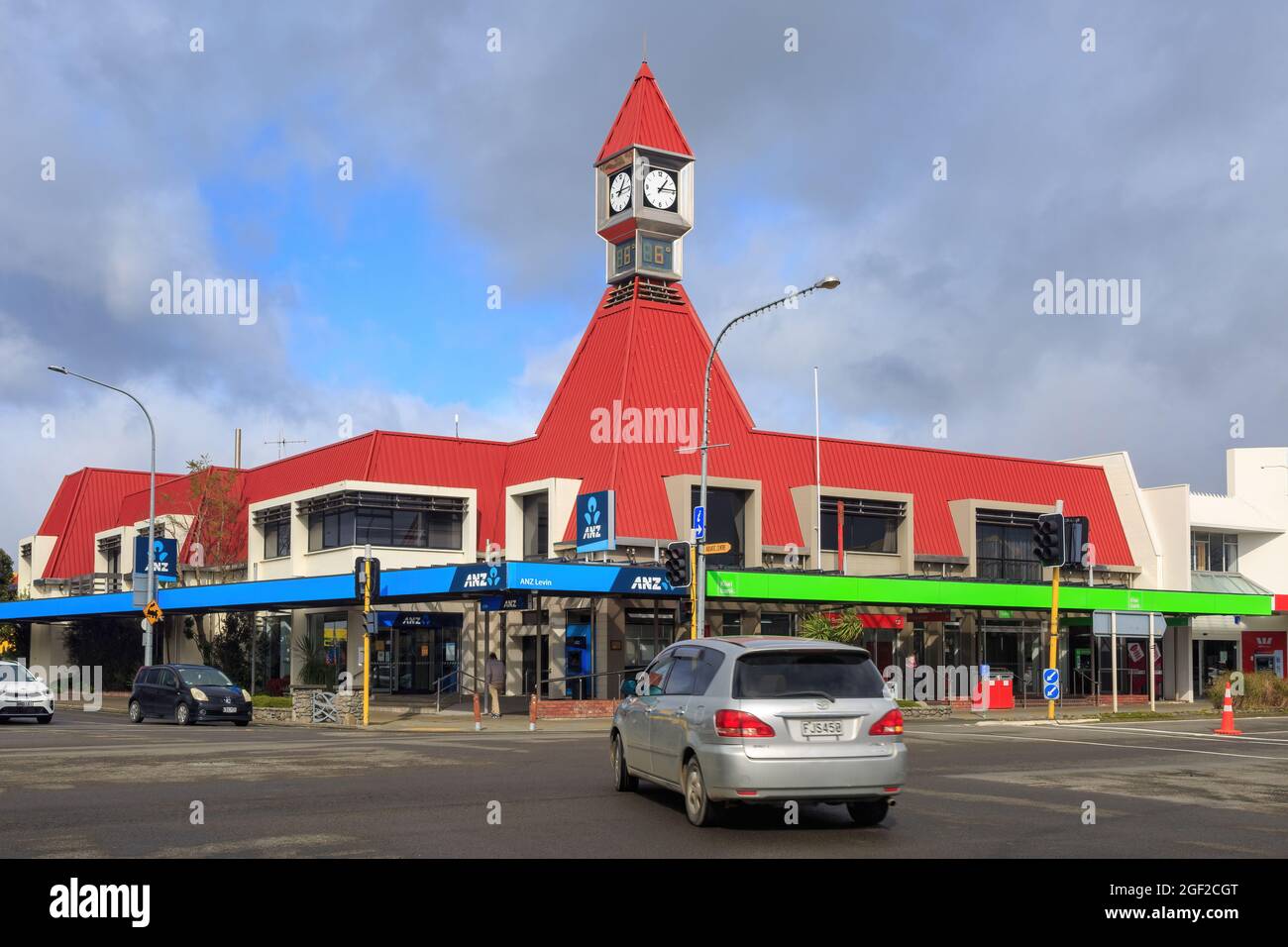 Der Uhrenturm auf dem Postgebäude in Levin, Neuseeland, einem Wahrzeichen der Stadt Stockfoto