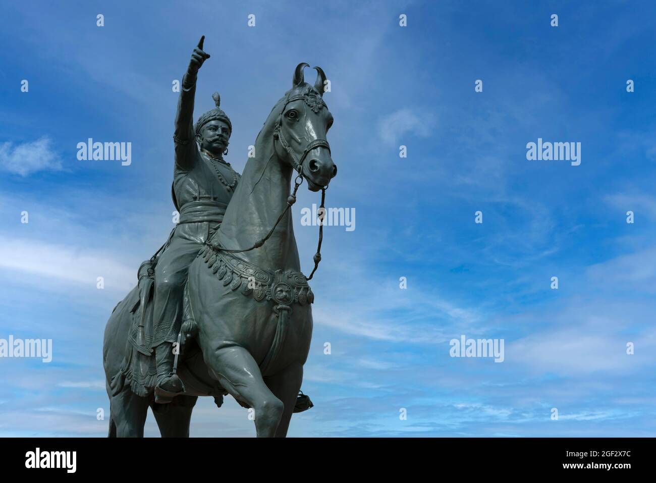 Nahaufnahme der Rao Jodha Statue, Jodhpur, Rajasthan, Indien. Gründer von Jodhpur im Jahr 1459. Statue aus ashtadhatu eine Mischung aus acht Metallen Stockfoto