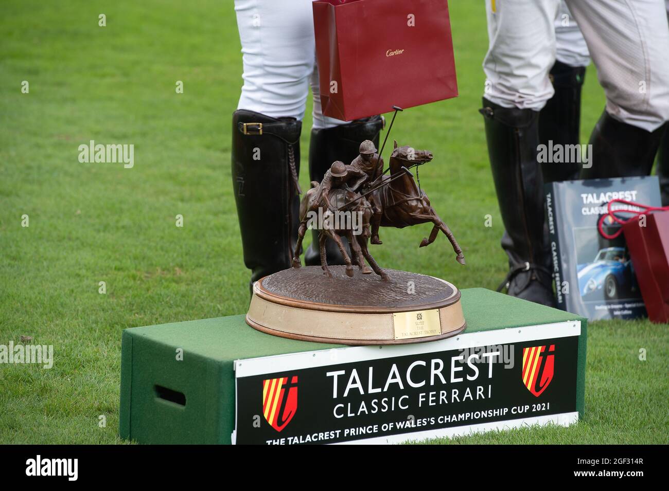 Egham, Surrey, Großbritannien. August 2021. Die Talacrest Trophy gewann das Bardon Polo Team, das das UAE Polo Team besiegte. Quelle: Maureen McLean/Alamy Stockfoto