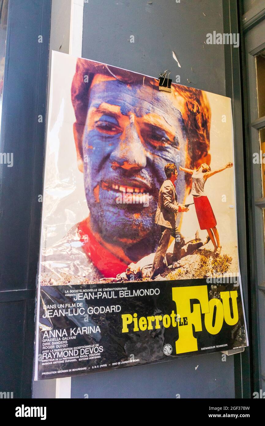 Nizza, Frankreich, Oldtimer-Filmplakate, Detail in Old Store Window (Jean-Paul Belmondo, berühmter französischer Schauspieler) Filmschild, französische Plakate, Vintage-Werbung Stockfoto