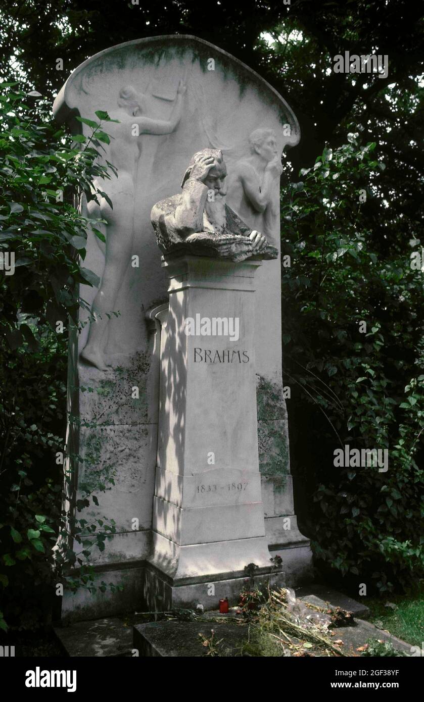 Johannes Brahms (1833-1897). Deutscher Komponist, Pianist und Dirigent der Romantik. Grab im Wiener Zentralfriedhof oder Wiener Zentralfrie Stockfoto