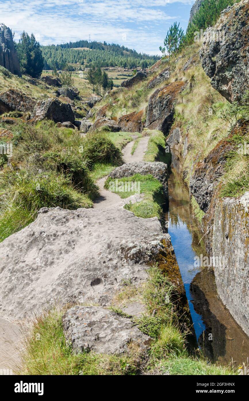 Cumbe Mayo - Pre-Inca Aquädukt 2000 Jahre alt, 9 km lang. Nordperu in der Nähe von cajamarca. Stockfoto