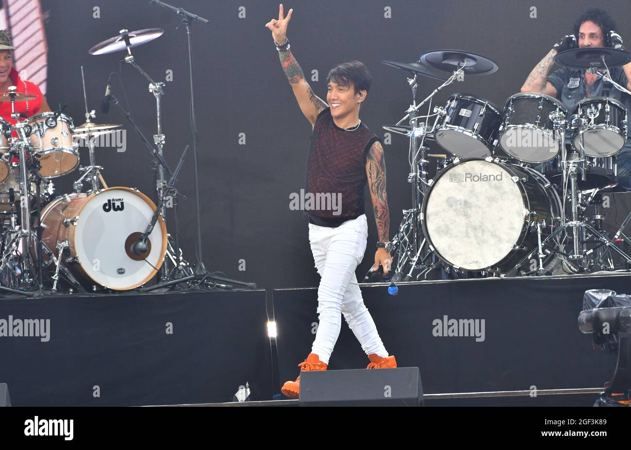 Sänger Arnel Pineda von Journey tritt während We Love NYC: The Homecoming Concert auf, das von NYC, Clive Davis und Live Nation am 21. August 2021 in New York City produziert wurde. (Foto von John Atashian) Stockfoto