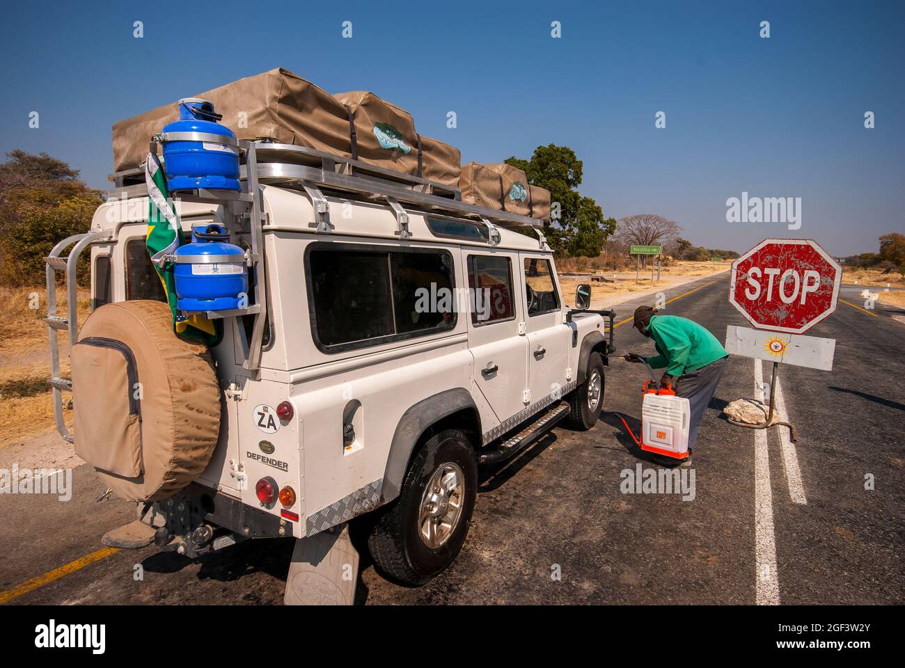 Tierärztliche Kontrolle in Botswana Straße, Überwachung der Maul- und Klauenseuche Stockfoto