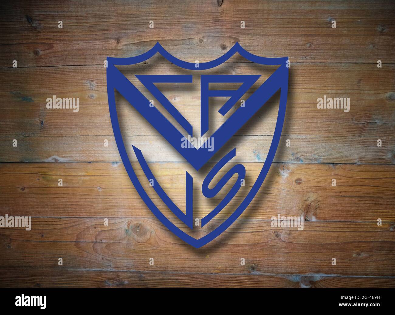 Wappen FC Vélez Sarsfield, Liniers, Buenos Aires, argentinischer Fußballverein, Holzhintergrund Stockfoto