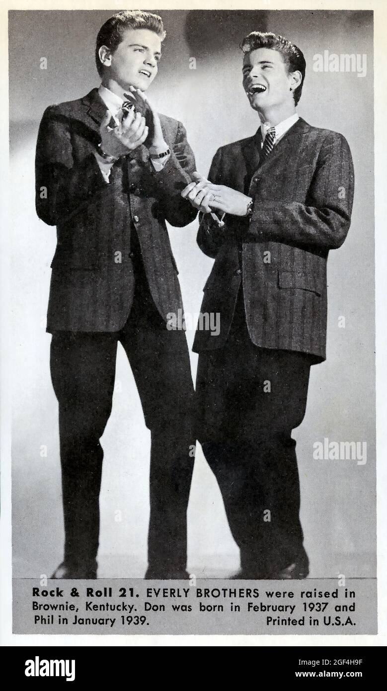 In der Sammelausstellung Exhibit Card aus der Serie Rock & Roll sind die Everly Brothers, Don und Phil, ein singendes Duo, zu sehen. Stockfoto