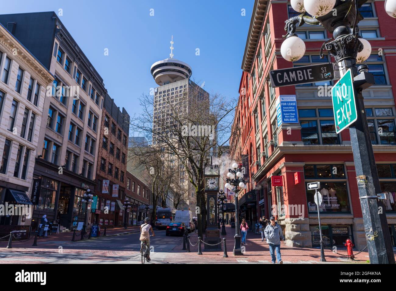 Gastown Steam Clock und Downtown wunderschöne Aussicht auf die Straße. Cambie und Water Street. Vancouver, Kanada Stockfoto