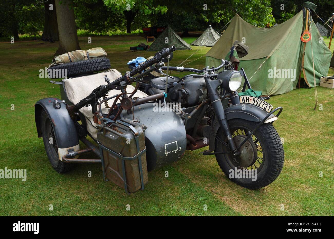 Weltkrieg 2 BMW R71 Motorrad und Seitenwagen mit Maschinengewehr. Stockfoto