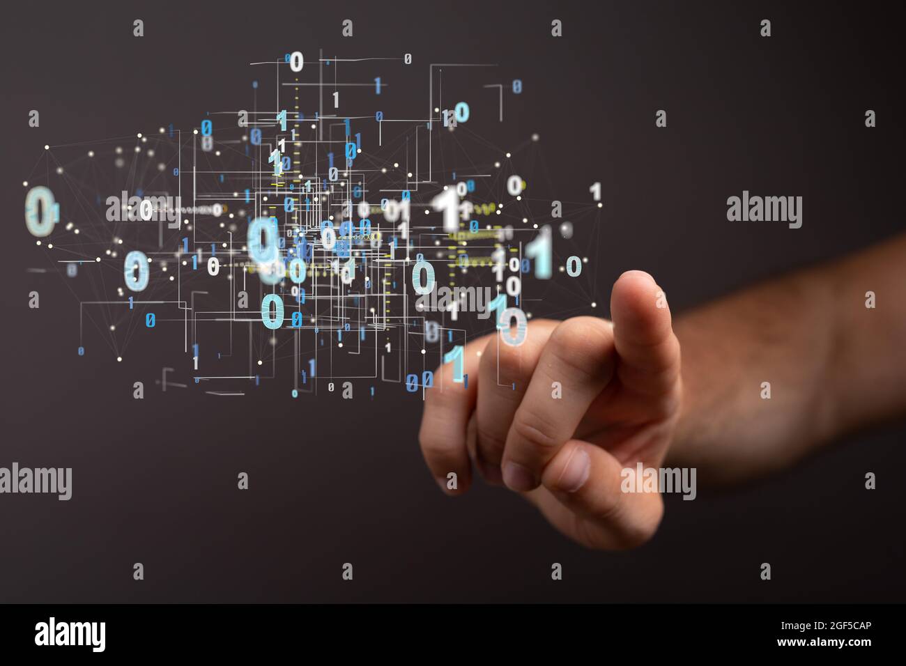 Mann berührt die virtuelle 3D-Ikone des digitalen Cyberspace mit abstrakten Linien und Punkten Stockfoto