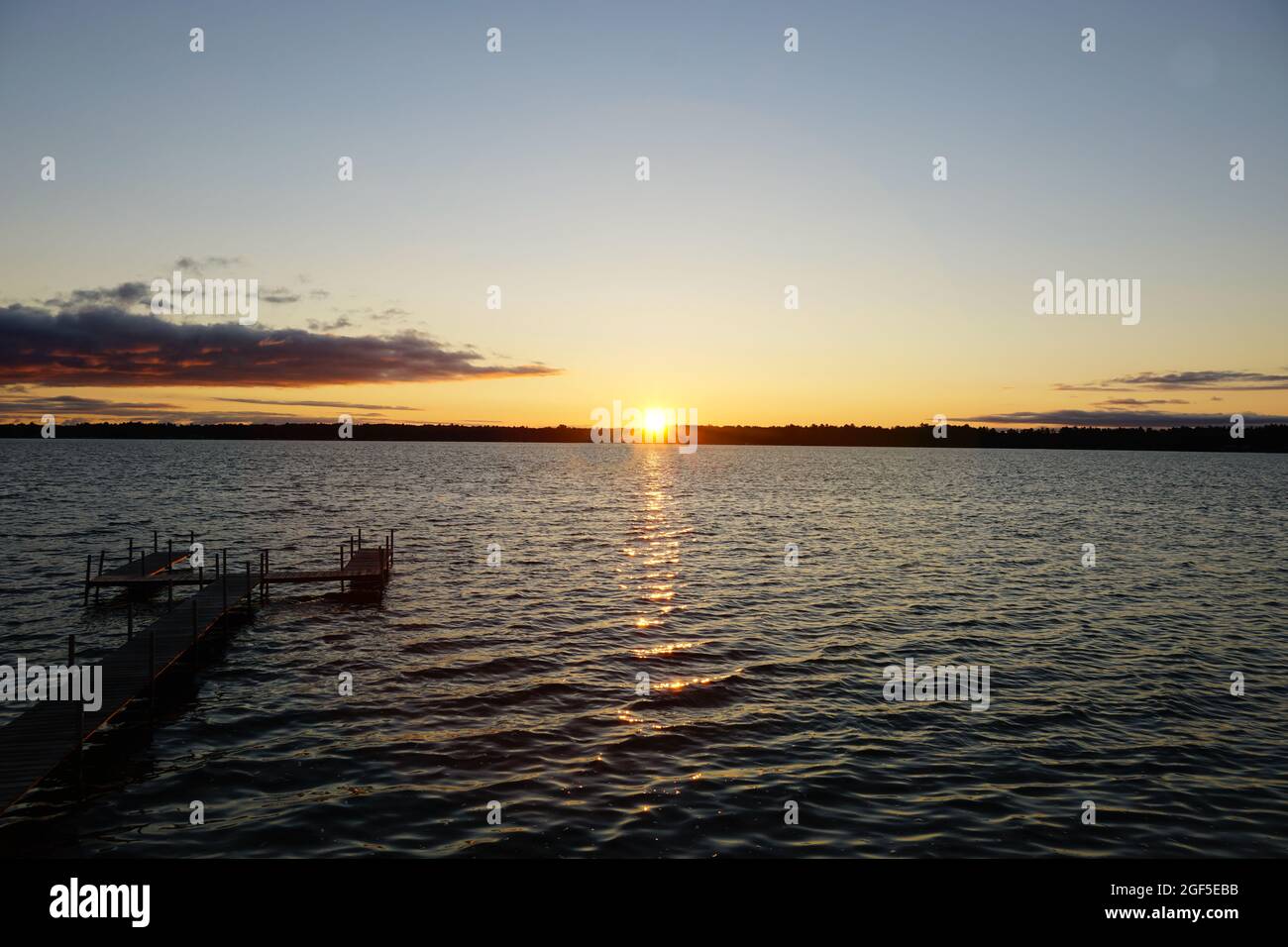 Sonnenaufgang über dem Est Twin Lake Stockfoto