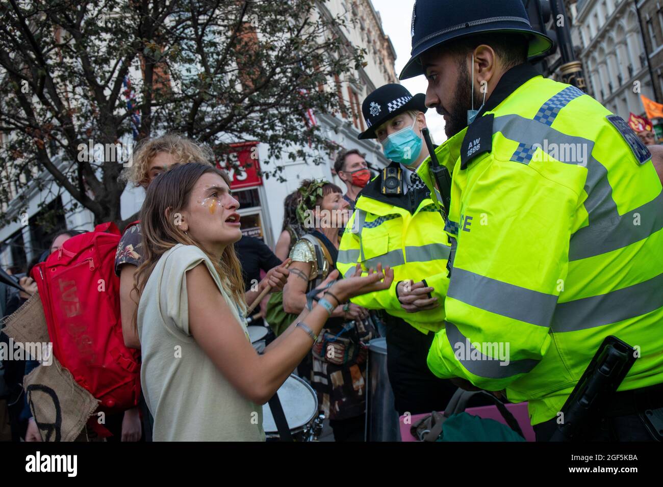 LONDON, ENGLAND - 23 2021. AUGUST, Extinction Rebellion übernimmt Londons West End am ersten Tag einer zwei Wochen geplanten Übernahme durch London Credit: Lucy North/Alamy Live News Stockfoto