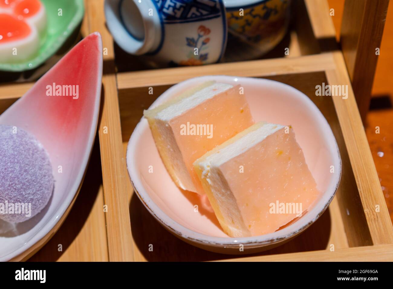 Ein schönes Dessert ist wie ein Bild，Es ist zu gut, um zu essen，pefect，gutes Essen，Kuchen Stockfoto