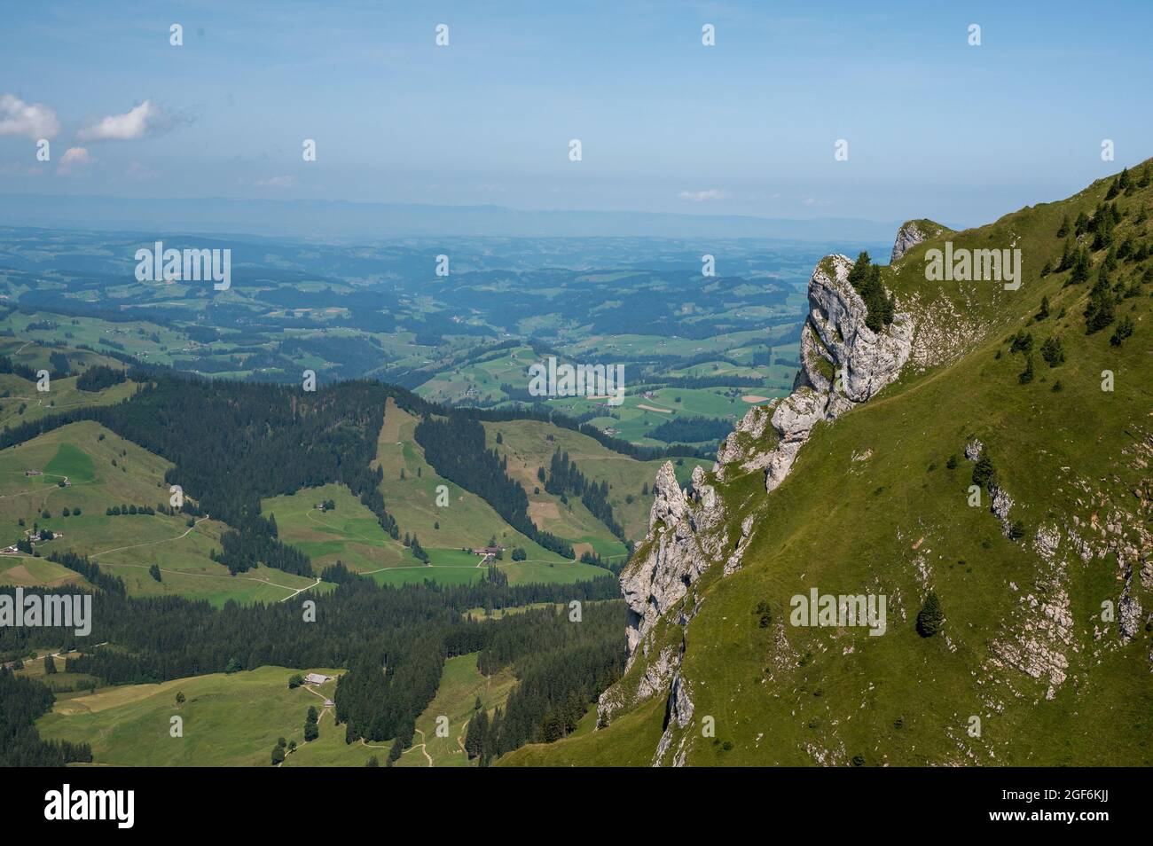 Blick vom Trogenhorn über Innereriz und die Hügel des Emmentals Stockfoto