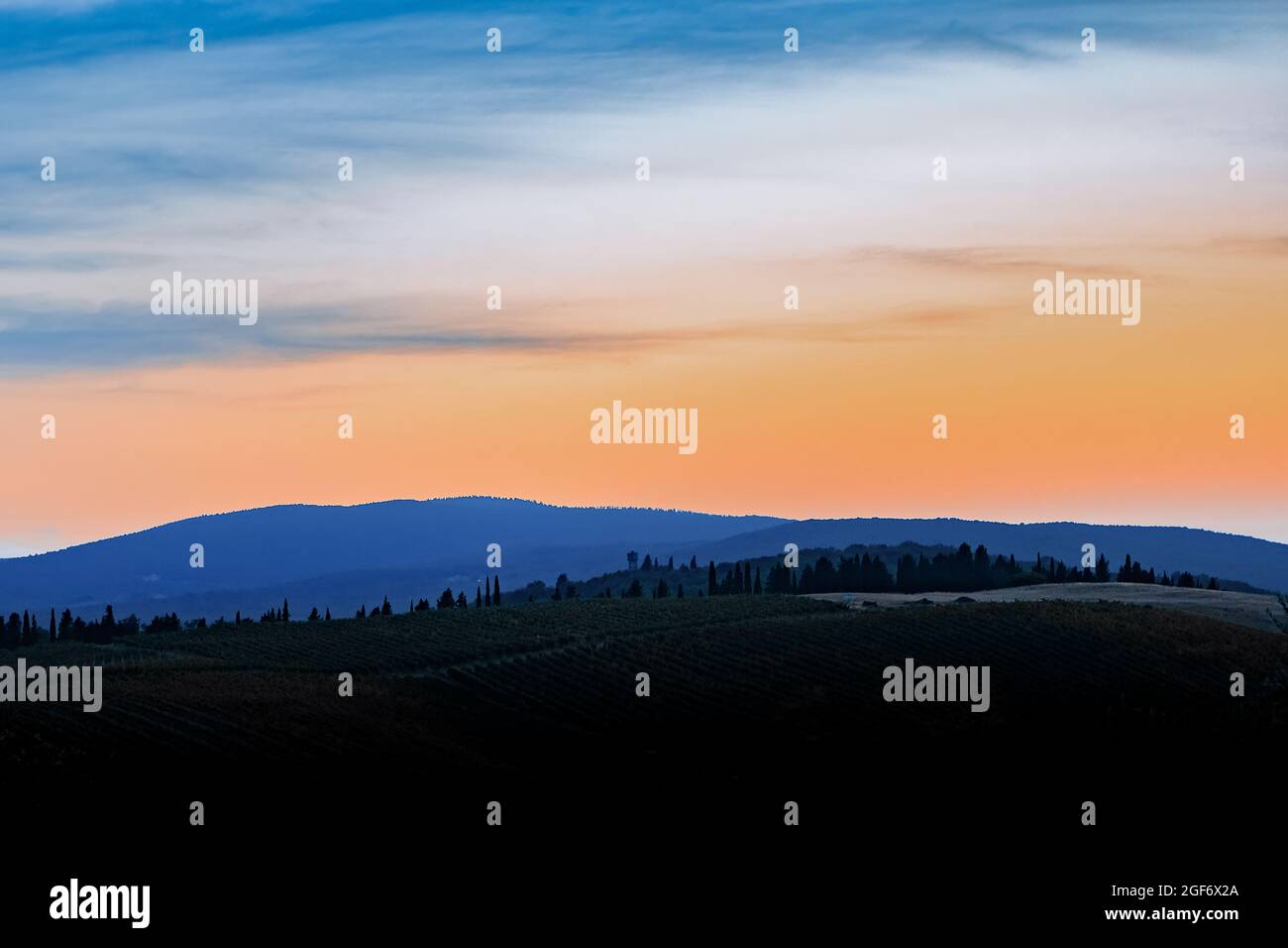 Sonnenuntergang Himmel über der Toskana Region in Italien Stockfoto