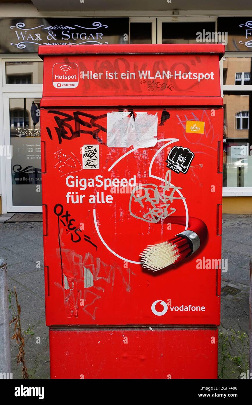 WLAN Hotspot von Vodafone, Berlin, Deutschland Stockfoto WLAN Hotspot von Vodafone, Berlin, Deutschland Stockfoto