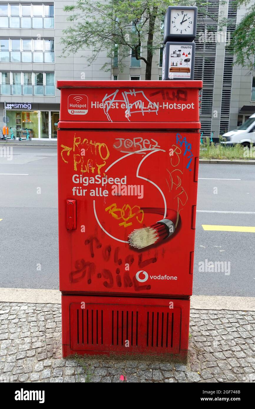 WLAN Hotspot von Vodafone, Berlin, Deutschland Stockfoto WLAN Hotspot von Vodafone, Berlin, Deutschland Stockfoto