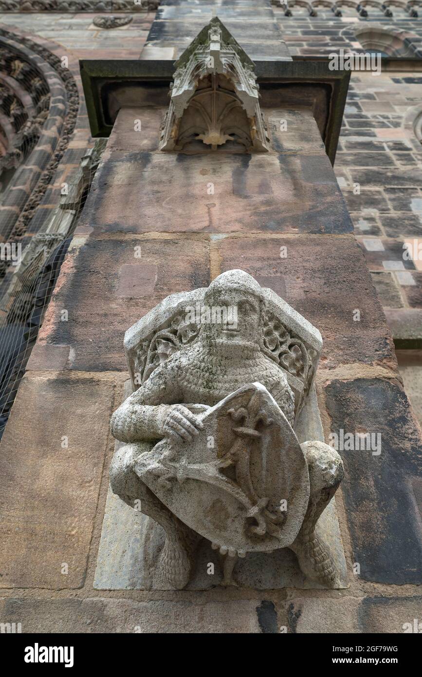 Skulptur einer Konsole an der gotischen Lorenzkirche, Nürnberg, Mittelfranken, Bayern, Deutschland Stockfoto