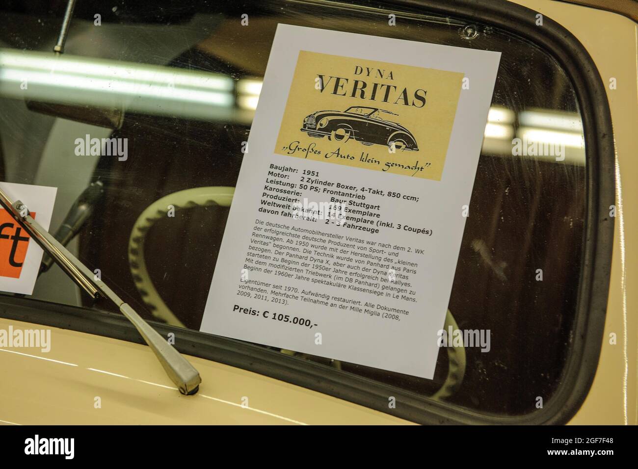 Informationsblatt zu Dyna-Veritas Pkw des historischen deutschen Automobilherstellers Veritas, Messe Techno Classica Essen, Essen, Nord Stockfoto