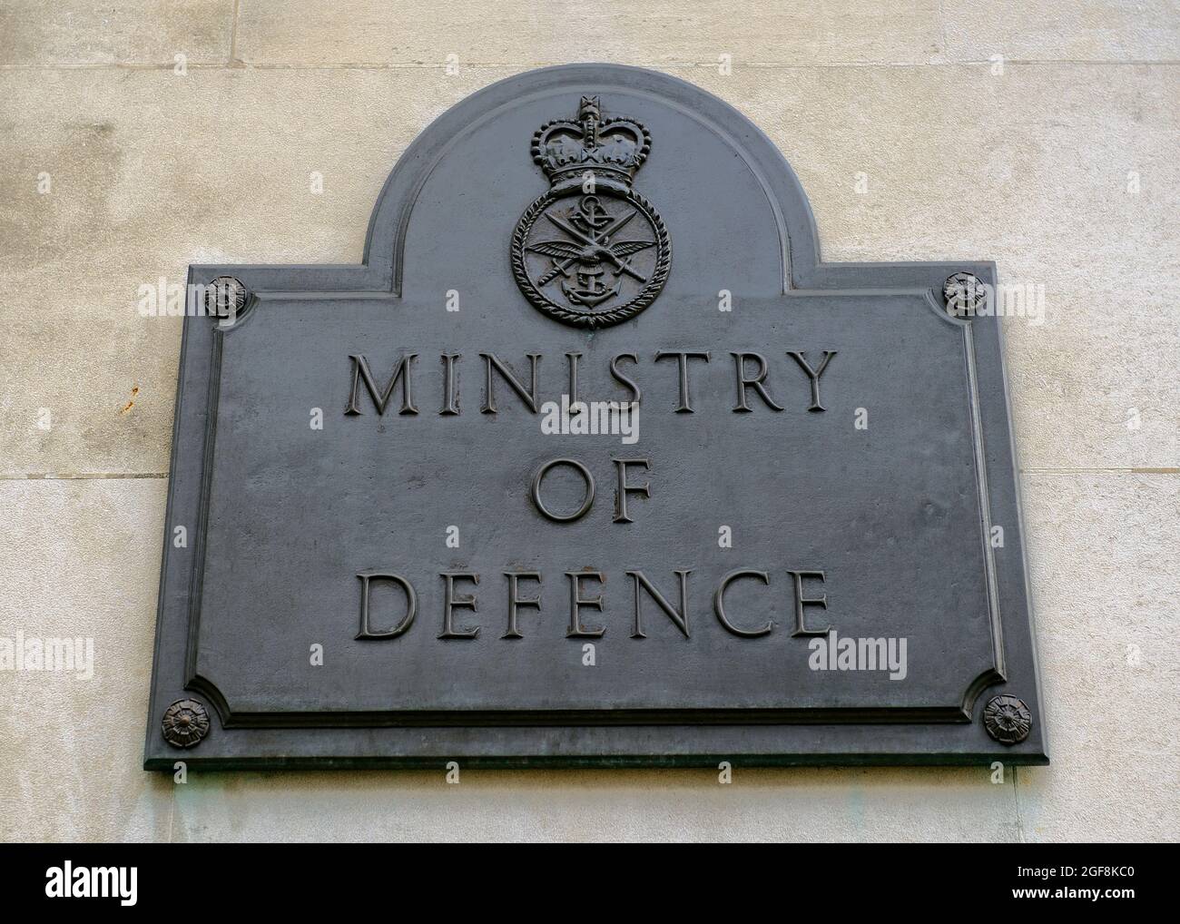 Schild des Verteidigungsministeriums, Whitehall, London, Großbritannien Stockfoto