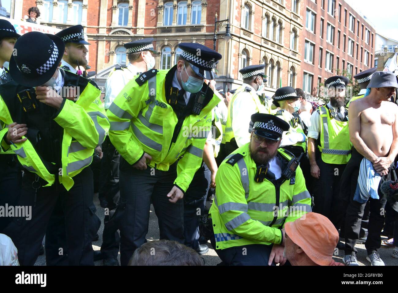 London, England. August 2021. Extinction Rebellion blockiert den Zirkus Cambridge als Teil der UK Rebellion von XR. Kredit: Jessica Girvan/Alamy Live Nachrichten Stockfoto