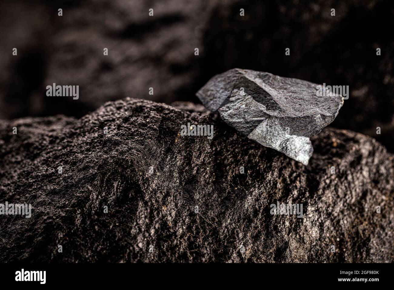 Hämatiterz, magnetischer Stein mit mystischen oder esoterischen Eigenschaften. Stockfoto