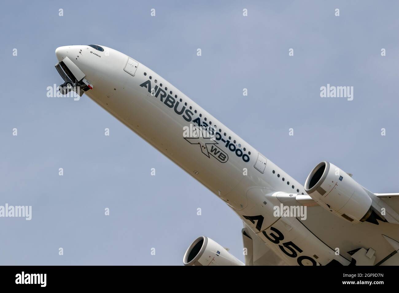 Airbus A350-1000 XWB Passagierflugzeug, das während der Paris Air Show vom Flughafen Le-Bourget abfliegt. Frankreich - 22. Juni 2017 Stockfoto