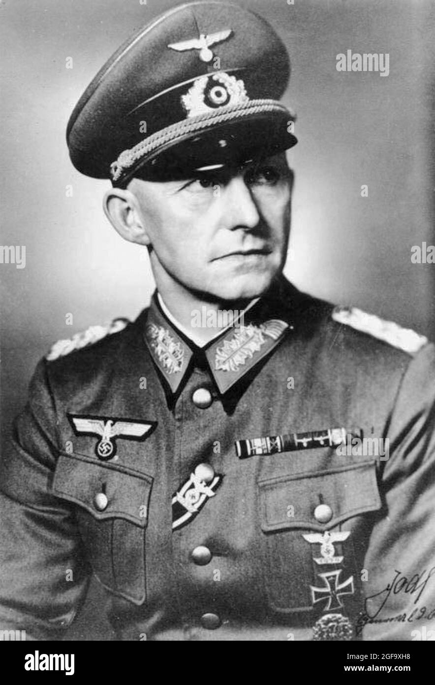 Ein Porträt des Einsatzleiters der deutschen Armee Alfred Jodl. Er wurde 1945 gefangen genommen, 1946 in Nürnberg vor Gericht gestellt und gehängt. Quelle: Deutsches Bundesarchiv Stockfoto