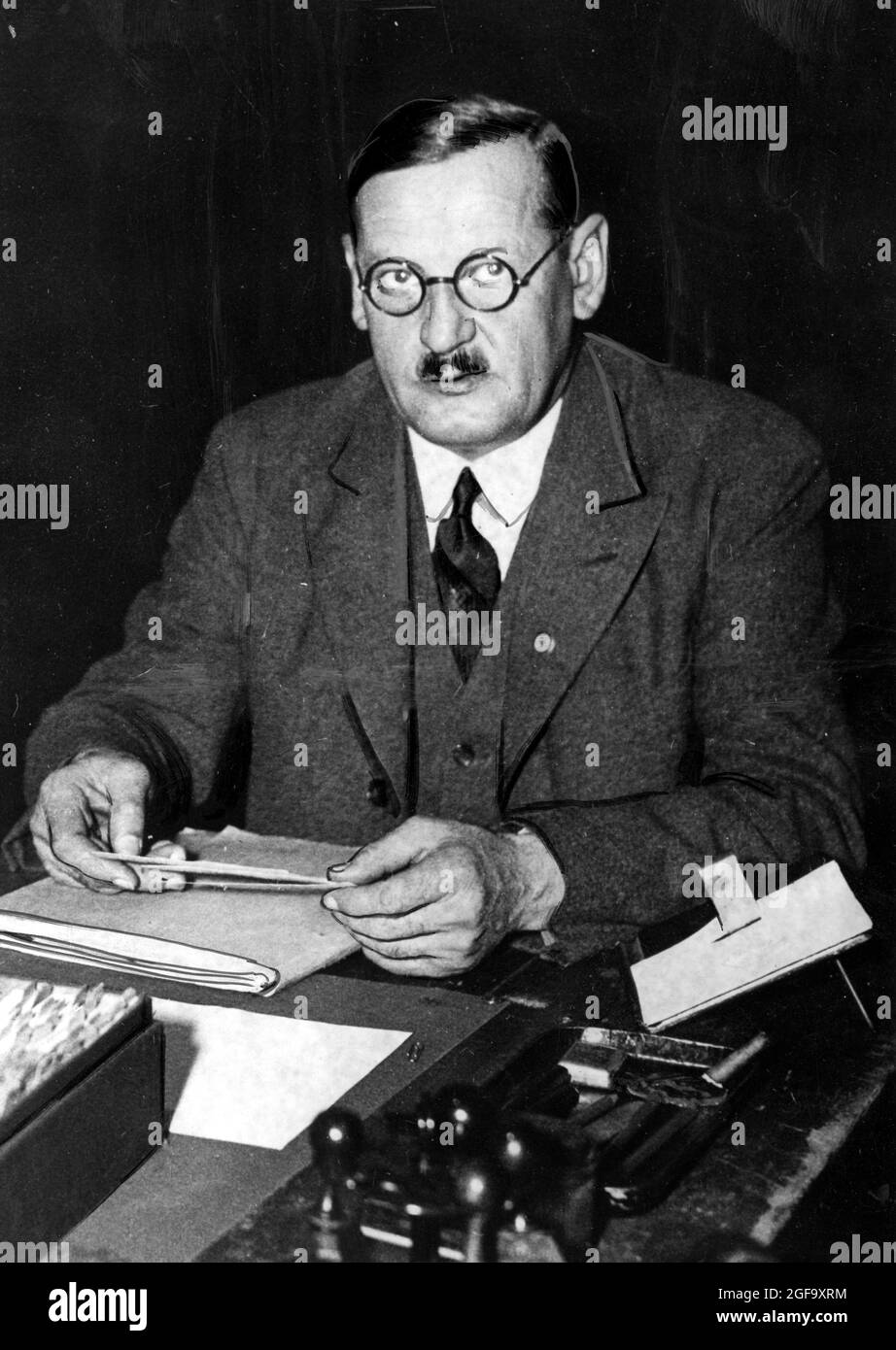 Anton Drexler, der rechte Idealog und Gründer der DAP (Deutsche Arbeiterpartei), die dann zur NSDAP wurde), der nazi-Partei. Er war ein Freund und Mentor Hitlers und ist einer der wichtigsten Architekten des nationalsozialismus. Stockfoto
