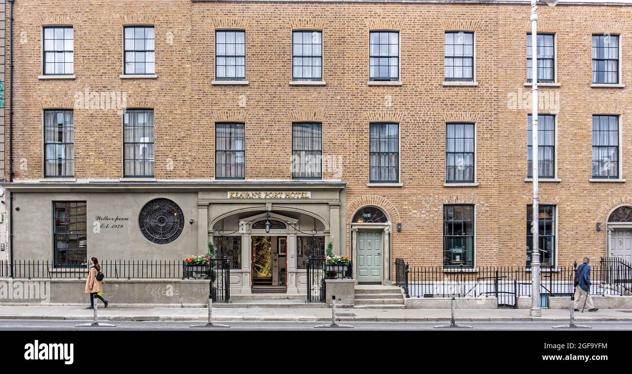 Keaven's Port Hotel in Camden Street, Dublin, Irland, verfügt über 89 Zimmer, die Teil eines neuen J D Wetherspoon Pub/Hotel sind Stockfoto